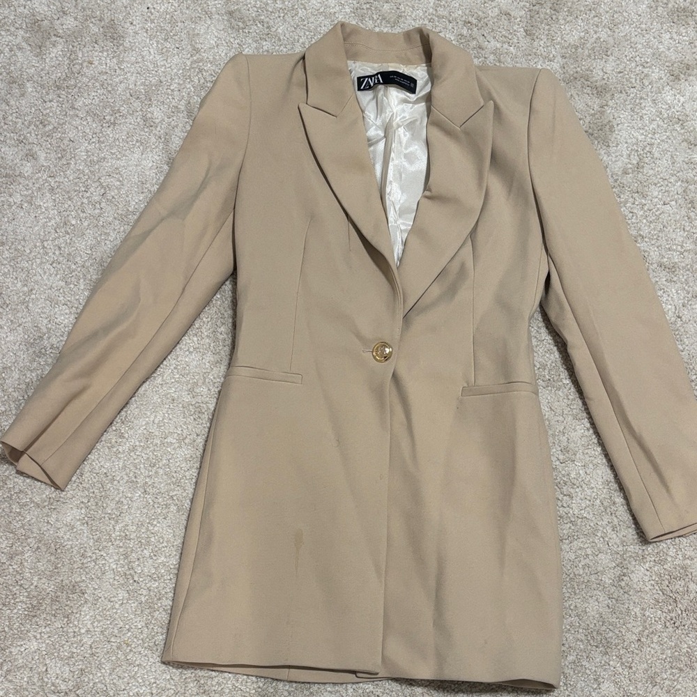 Zara Women's Beige Blazer jacket